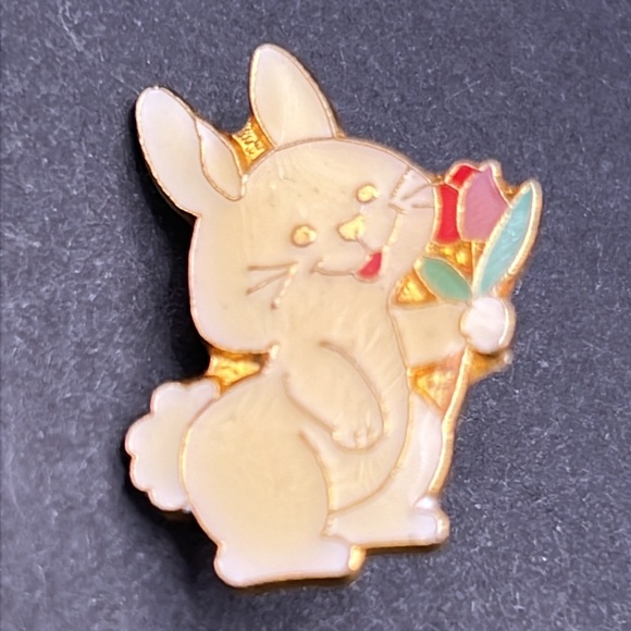 Vintage pair enamel bunny pins - Picture 3 of 4